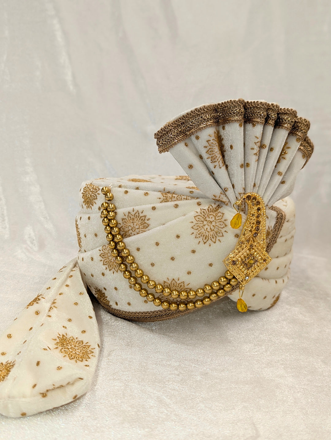 White Gold Pagdi and Shawl Set