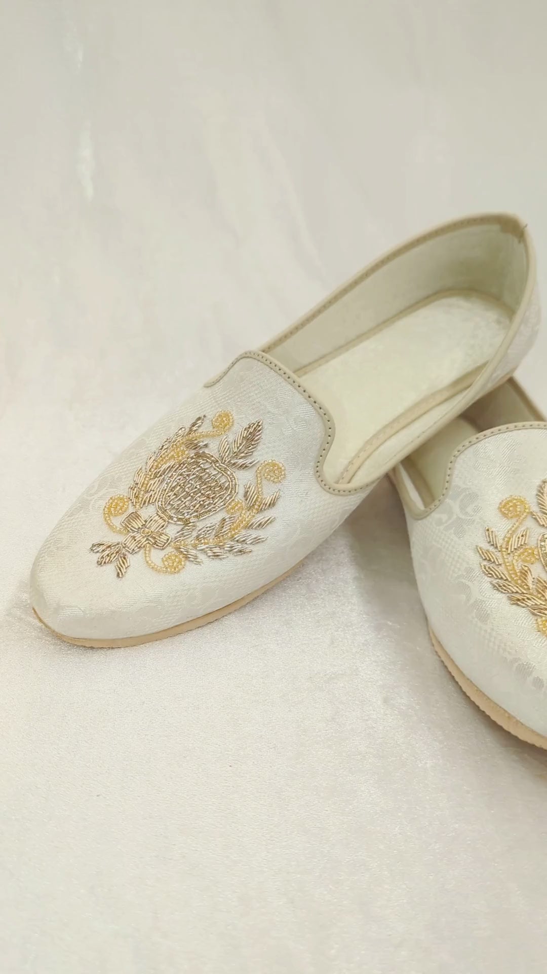 White Gold Men's Jutti