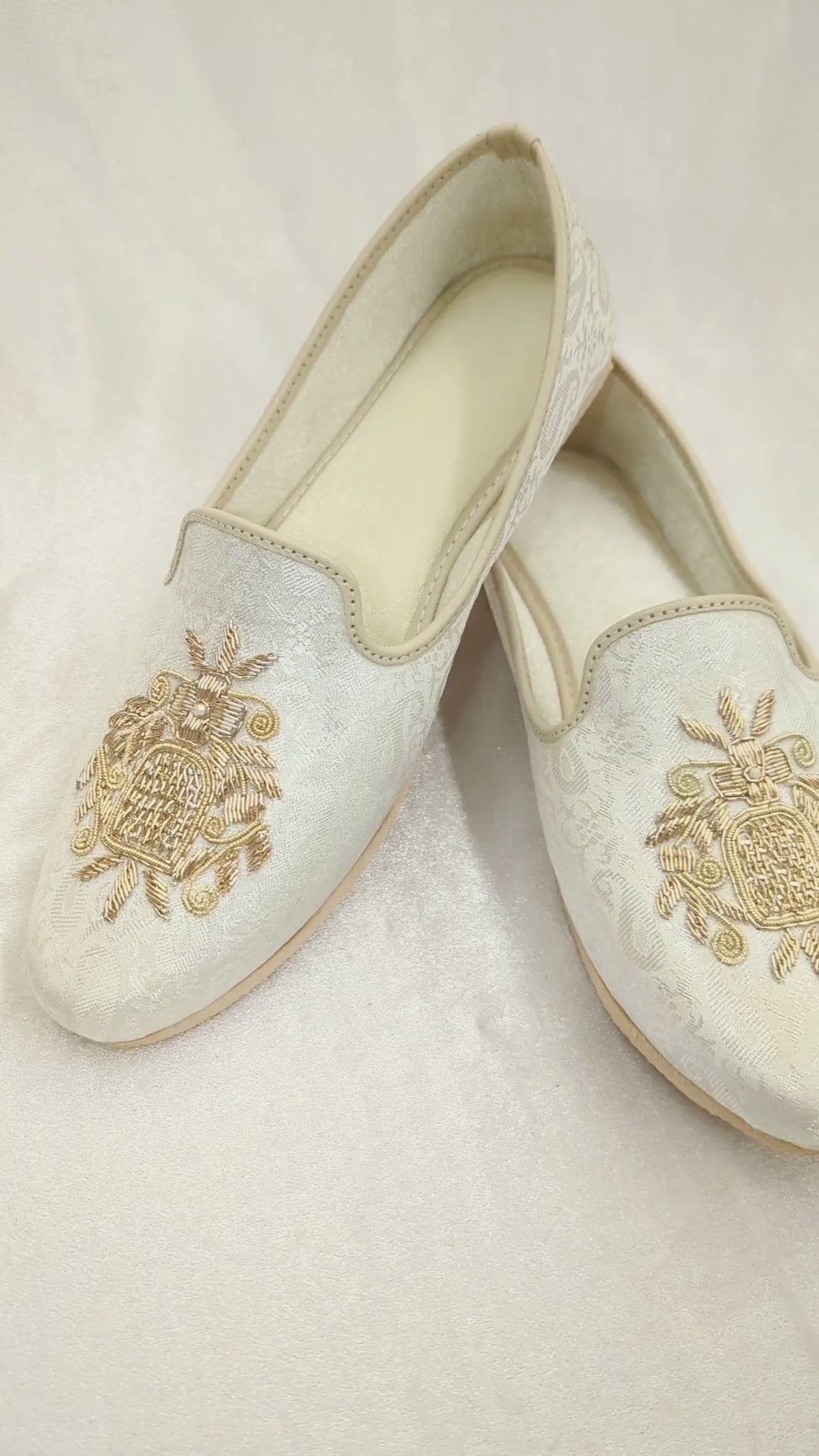 White Gold Men's Jutti