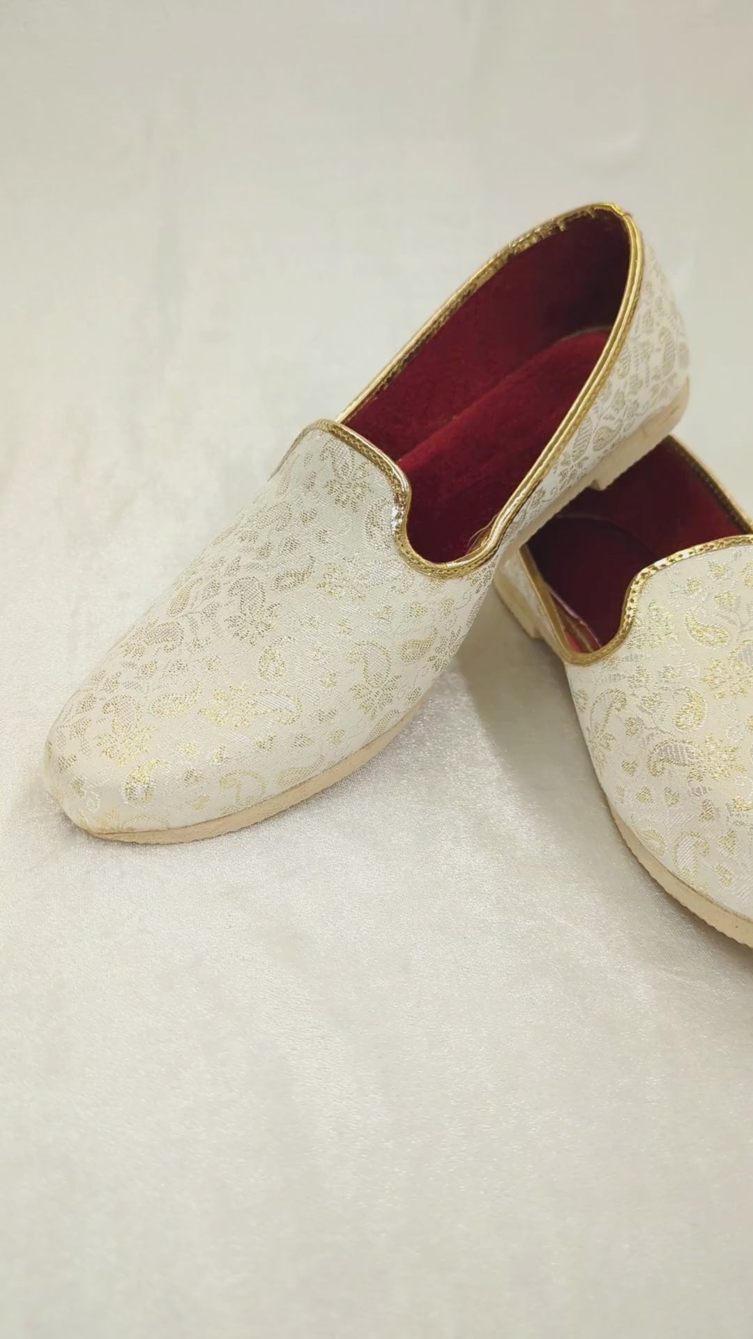 White Gold Men's Jutti