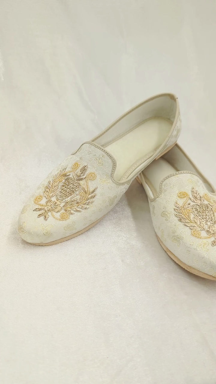 Cream Gold Men's Jutti